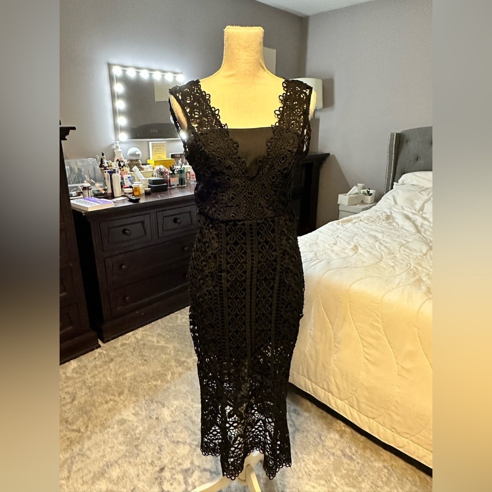 Aqua Black Sheath Midi Dress V-Neck Sleeveless